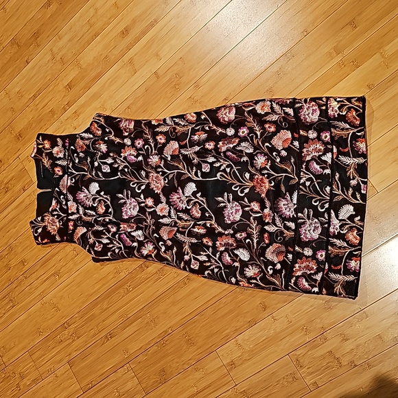 White House Black Market Embroidered Floral Sheath Dress - Picture 6 of 8